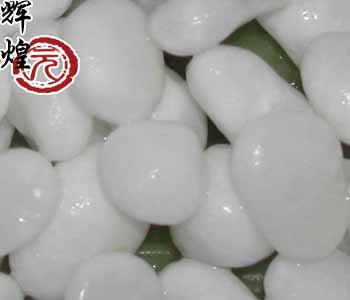 ��ɫ����ʯ